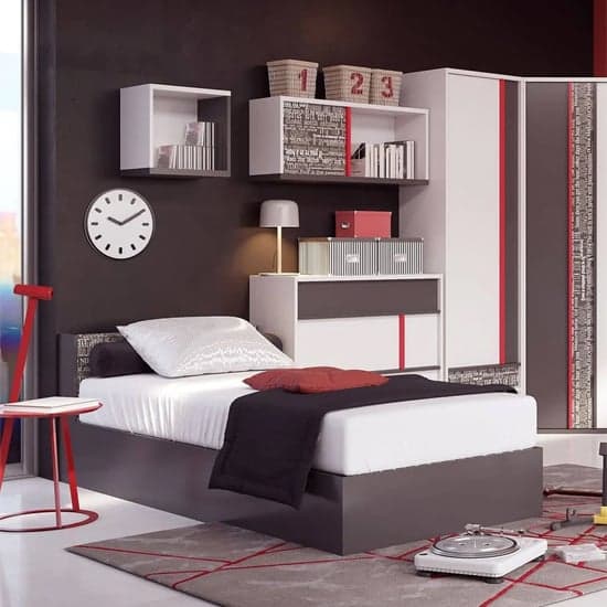 Une porte blanc mat petite armoire pour
  enfants 3